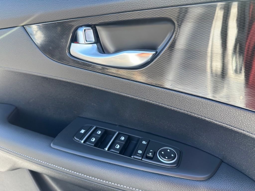 Used 2024 White Kia GT-Line image 10