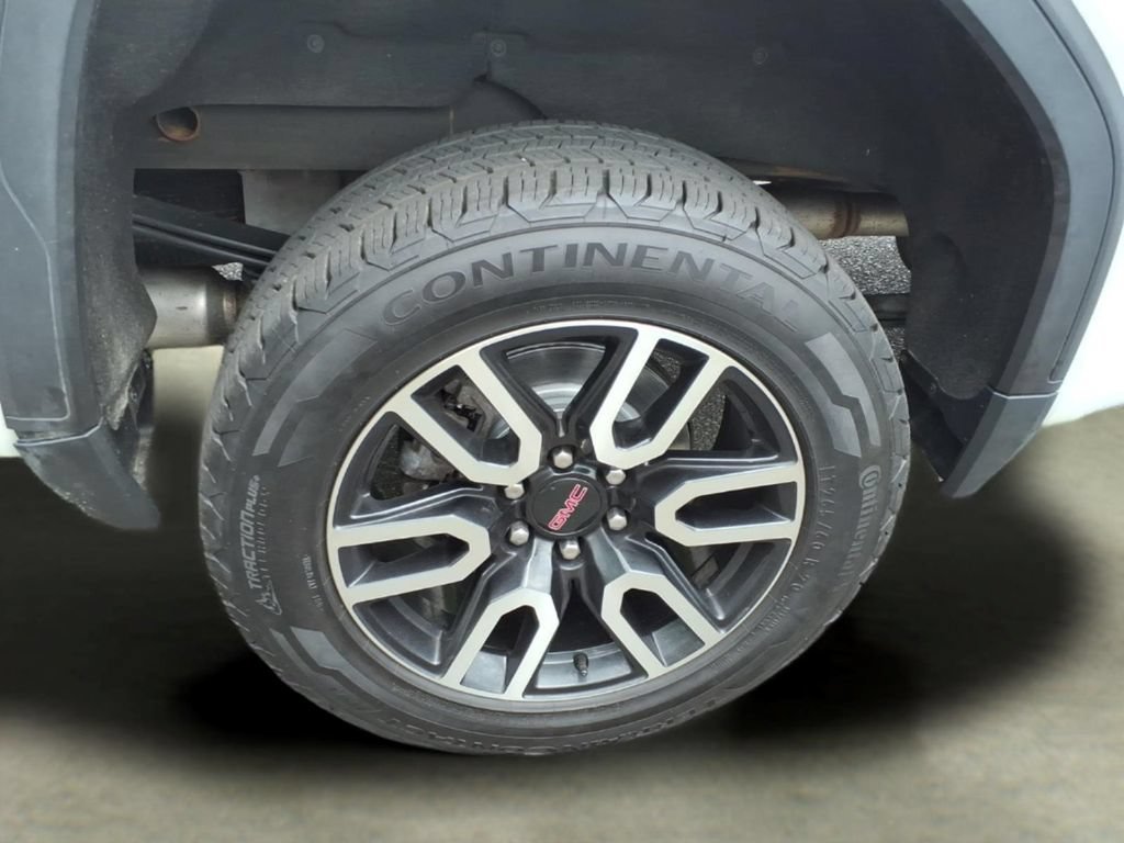 Used 2022 Summit White GMC AT4 image 34
