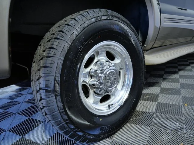 Used 2000 Green Ford Limited image 8