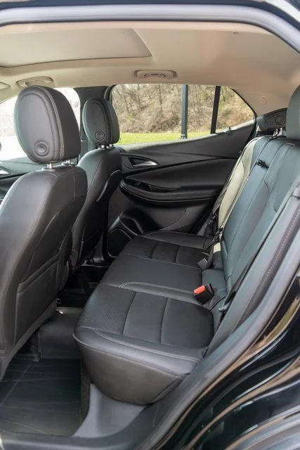 Used 2023 Black Buick Essence image 12