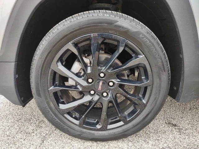 Used 2023 Sterling GMC SLE image 23