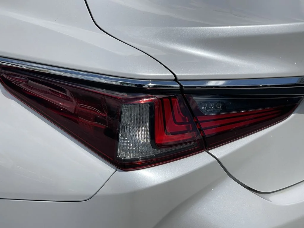 Used 2023 White Lexus 350 image 7