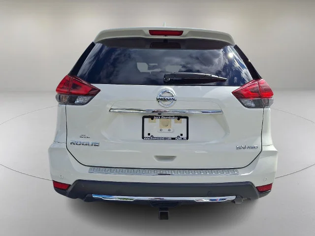 Used 2020 White Nissan SV image 5