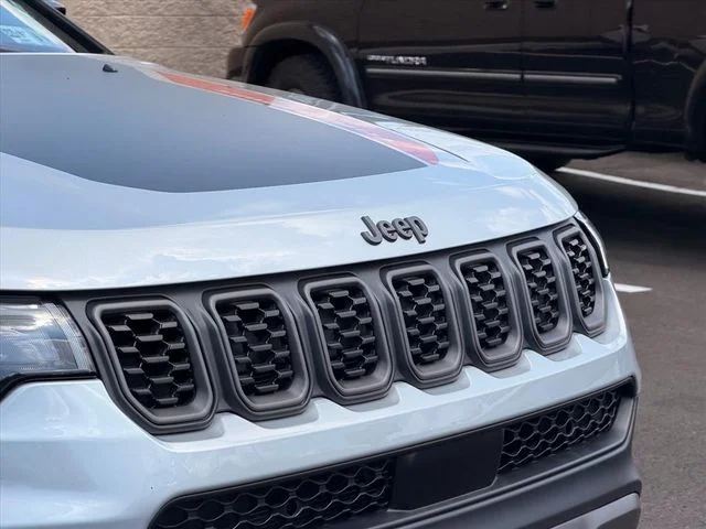Used 2026 Silver Jeep Trailhawk image 25
