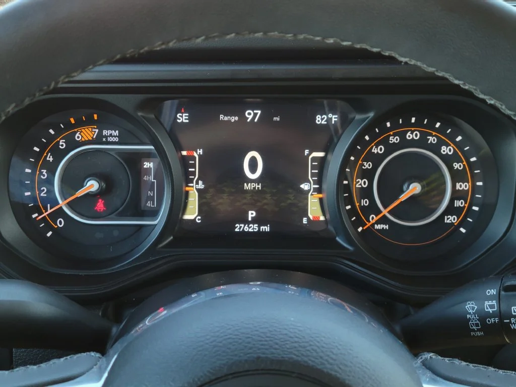 Used 2025 Red Jeep Sahara image 32