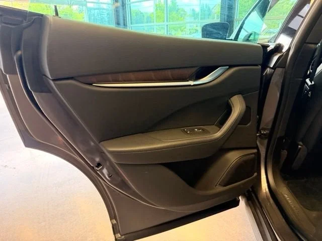Used 2021 Gray Maserati Base image 11