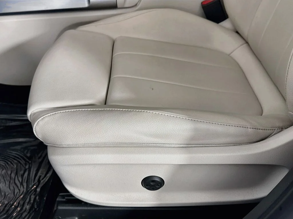 Used 2022 White Mercedes-Benz GLB 250 image 20