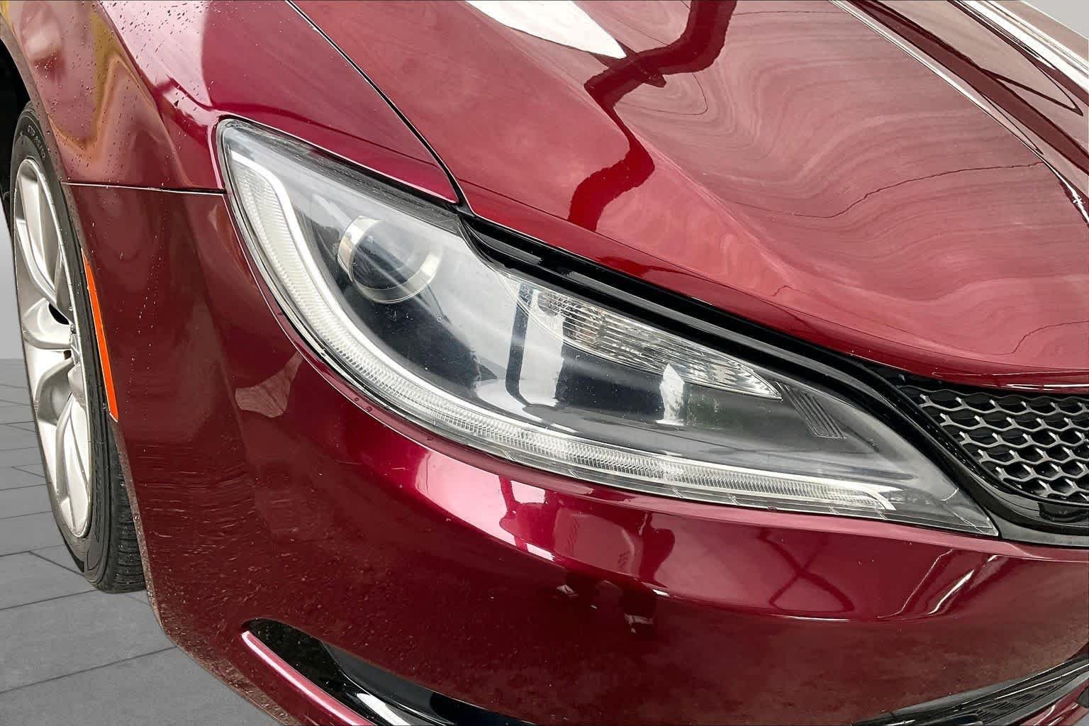 Used 2015 Velvet Red Pearlcoat Chrysler S image 26