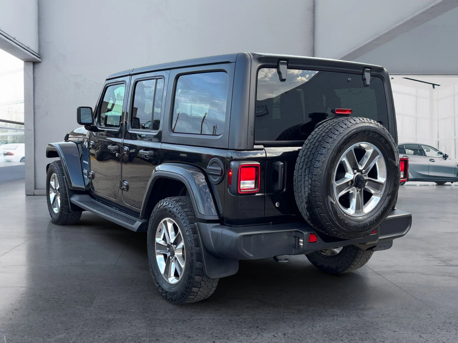Used 2018 Black Jeep Sahara image 3