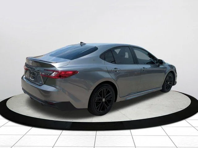 Used 2025  Toyota SE image 3