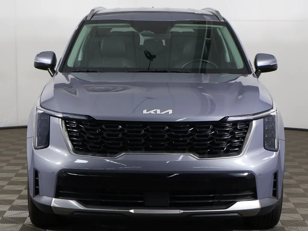 Used 2024 Silver Kia S image 12