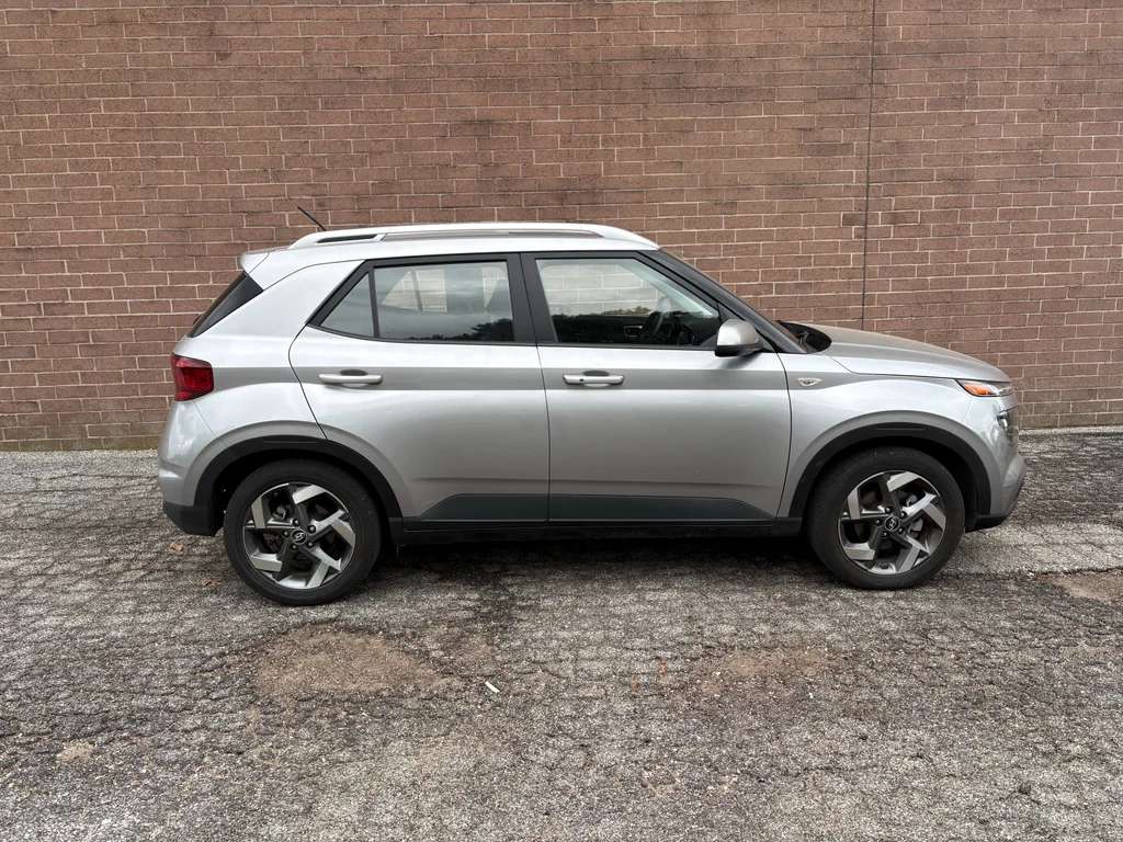 Used 2025 Shimmering Silver Hyundai SEL image 7