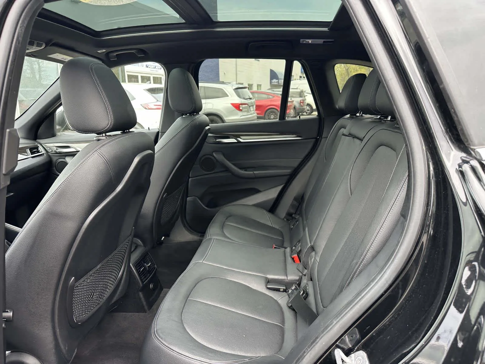 Used 2016 Black Sapphire Metallic BMW xDrive28i image 18