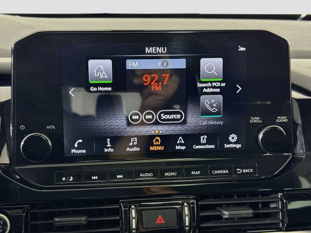Used 2022 White Nissan Platinum image 15