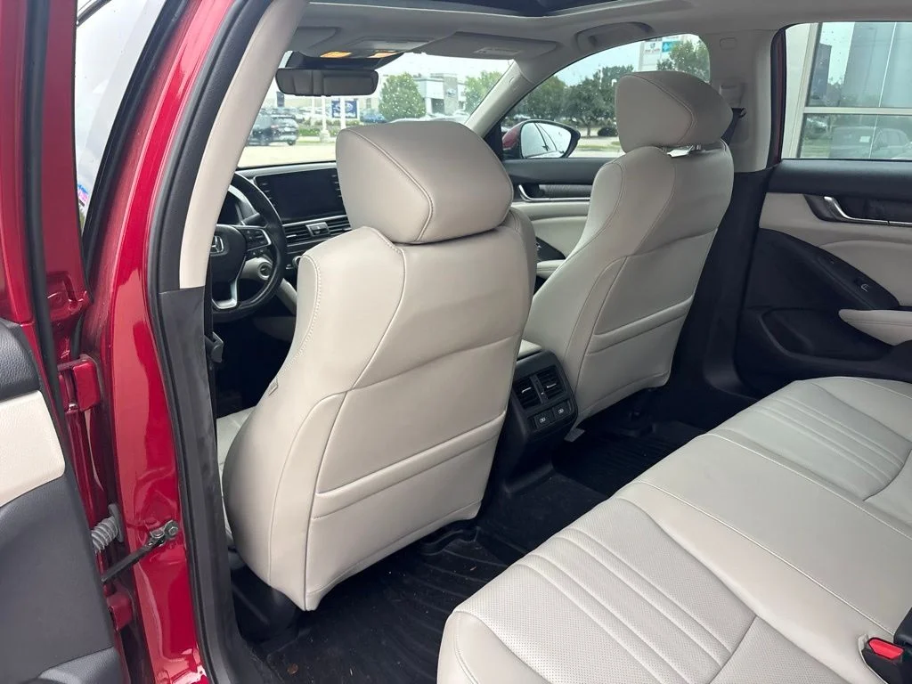 Used 2022 Red Honda Touring 2.0T image 39