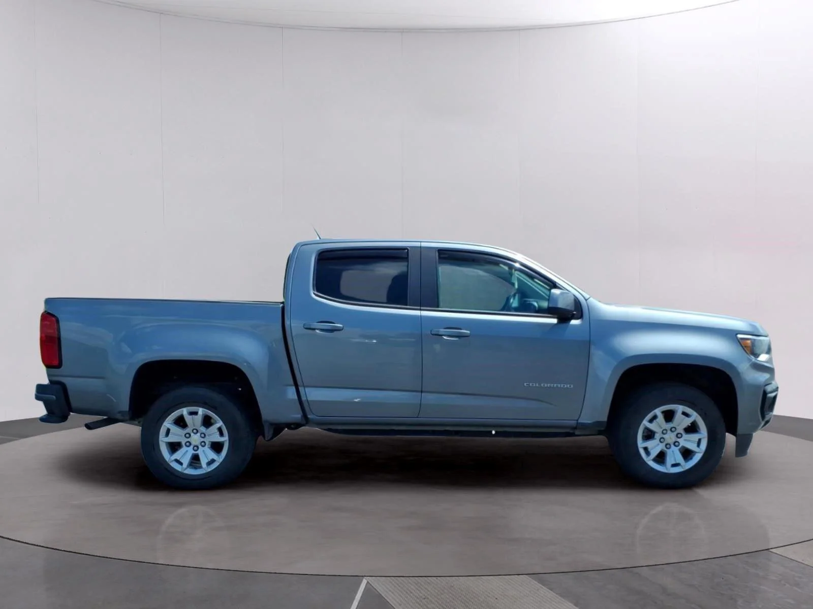 Used 2021 SATIN STEEL METALLIC Chevrolet 2WD LT image 6