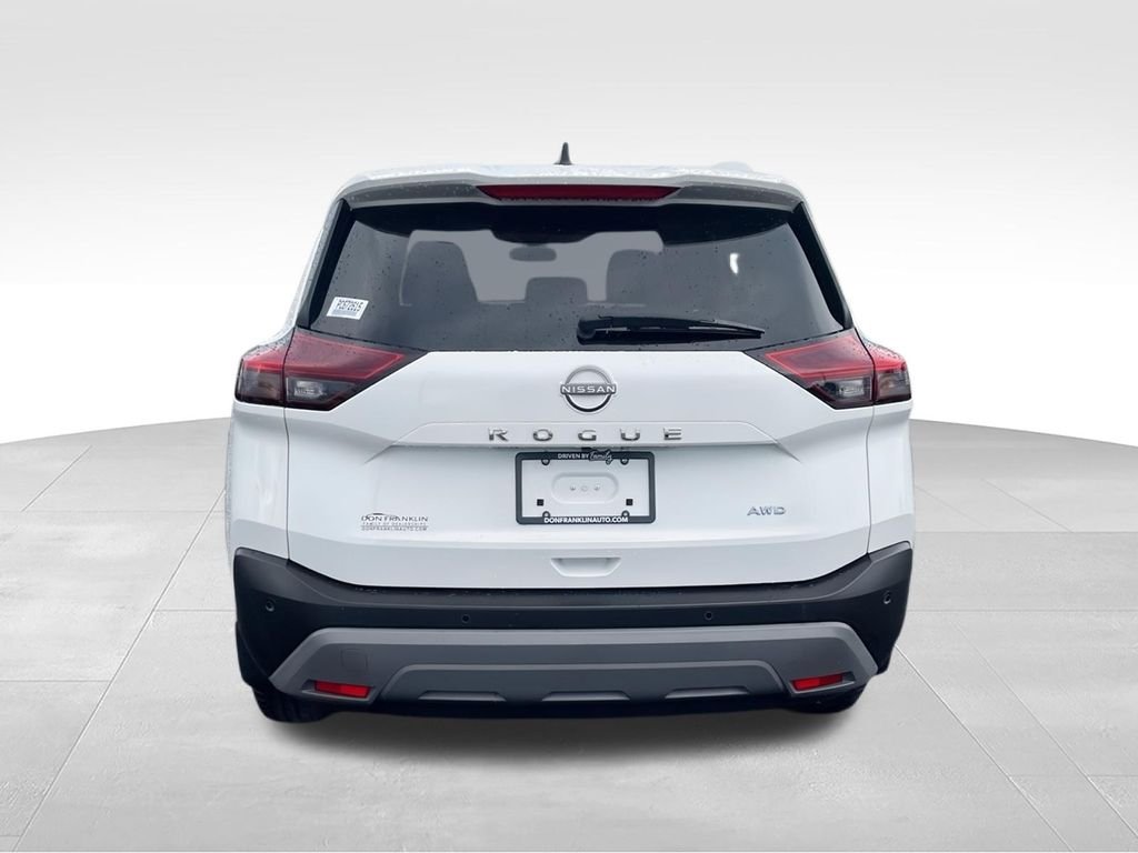 Used 2023 White Nissan S image 7