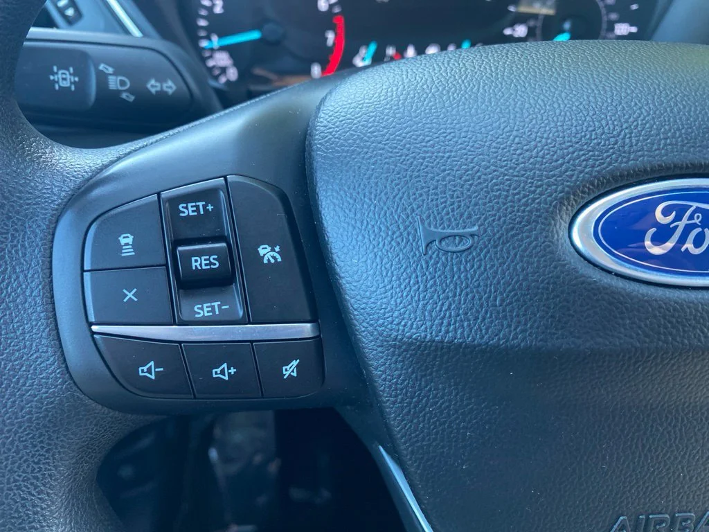 Used 2020  Ford SE image 19