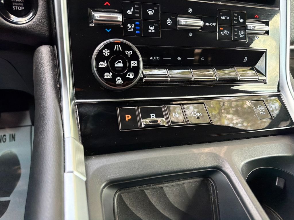 Used 2025 Black Nissan Platinum image 40