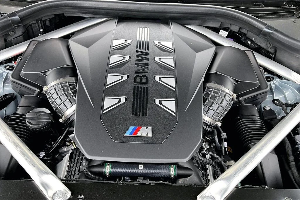 New 2026 BMW X5 M60i 4D Sport Utility