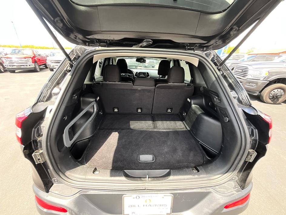 Used 2014 Black Jeep Latitude image 7