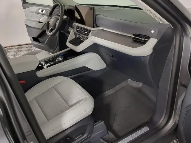 New 2026 Carbonized Gray Metallic Ford Platinum™ image 19