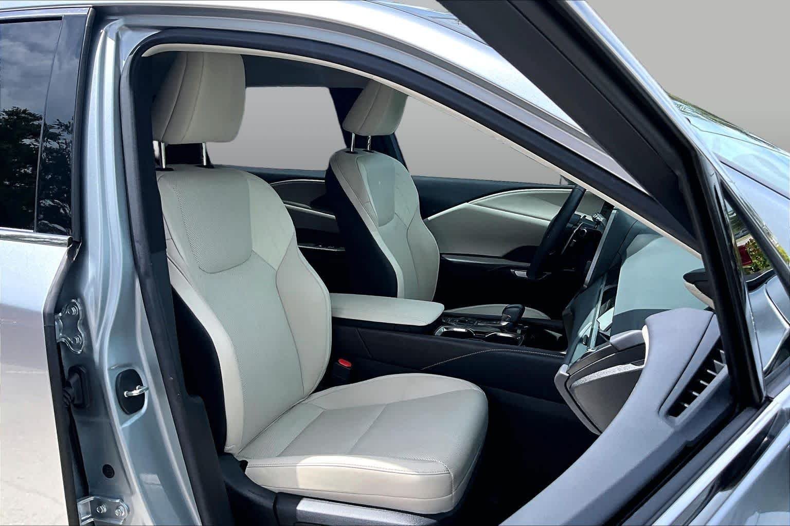 Used 2023 Iridium Lexus  image 9