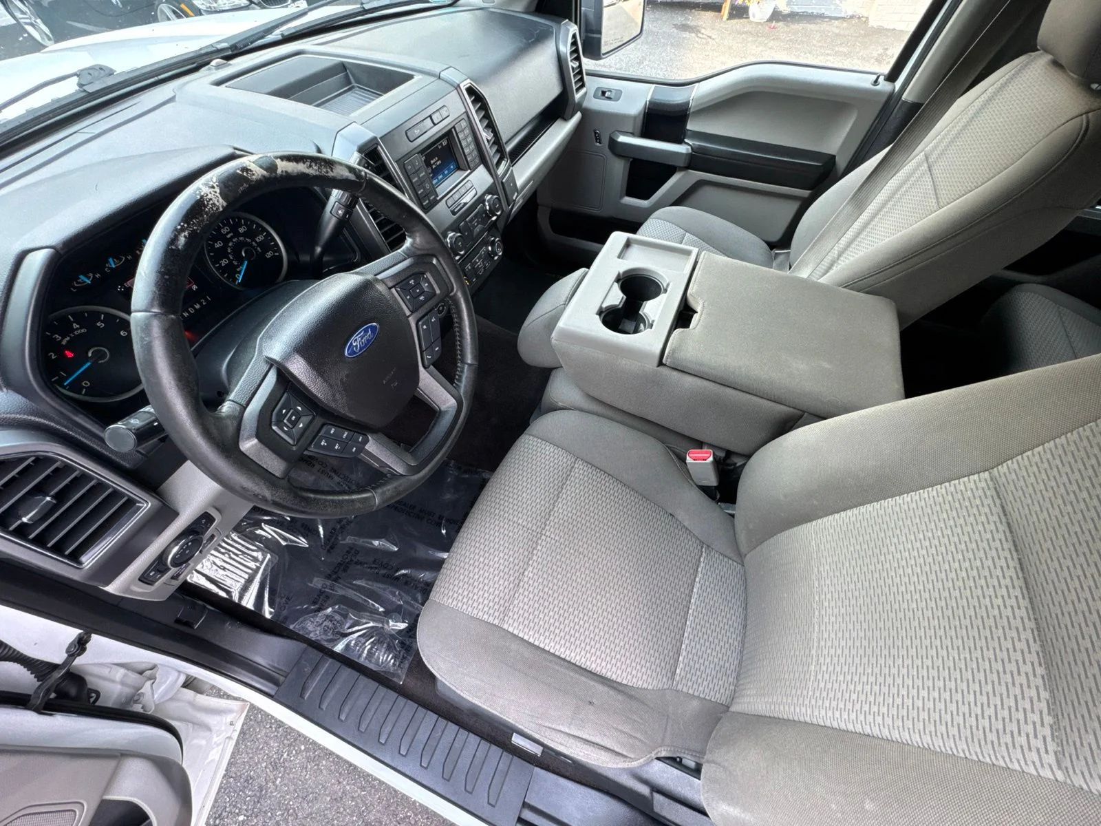 Used 2017 Oxford White Ford XLT image 41