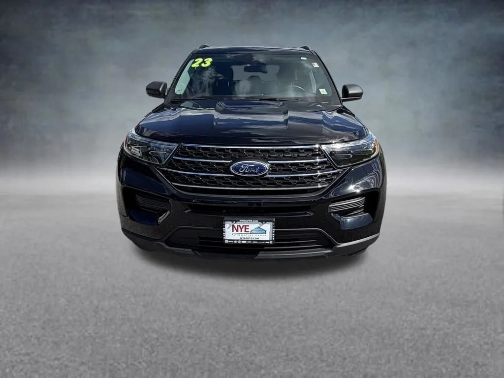 Used 2023 Black Ford XLT image 9