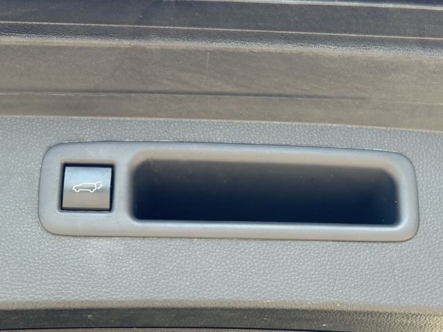 Used 2021  Toyota XLE image 35