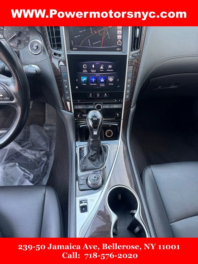 Used 2018 White INFINITI 3.0t LUXE image 32