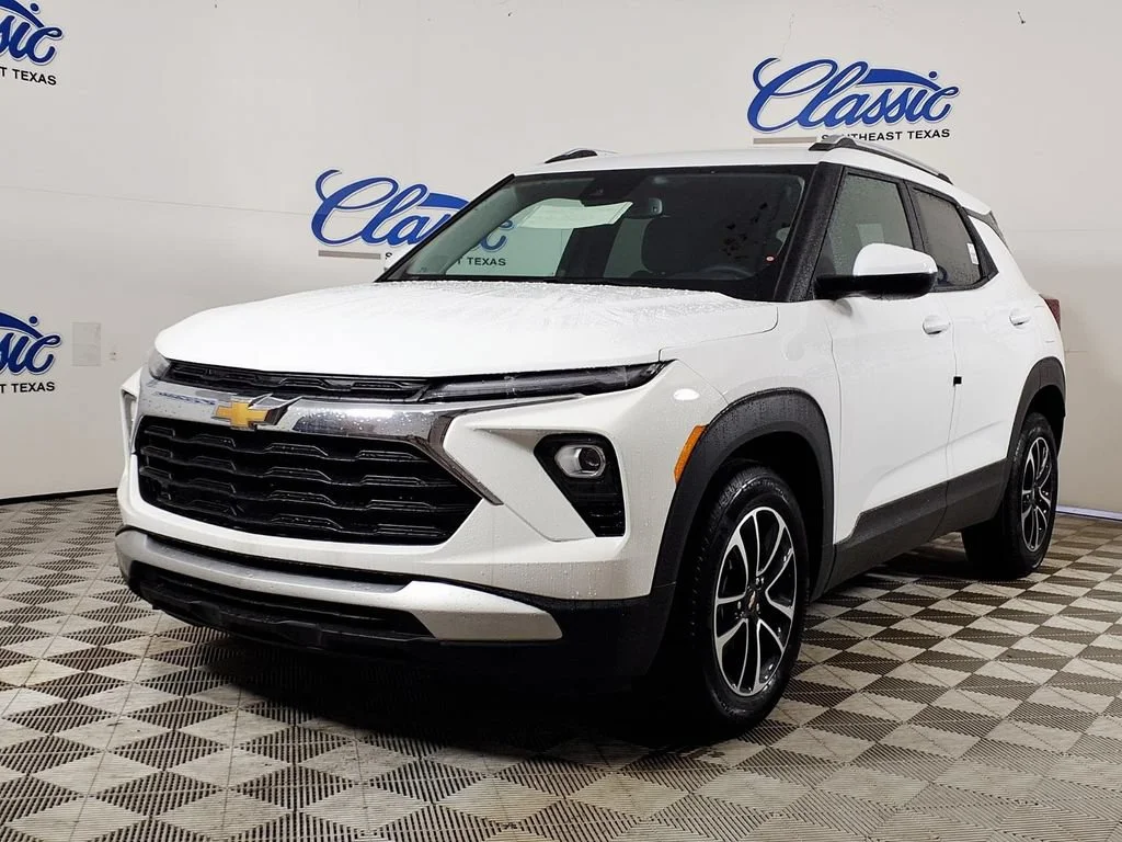 New 2026 Summit White Chevrolet LT image 5