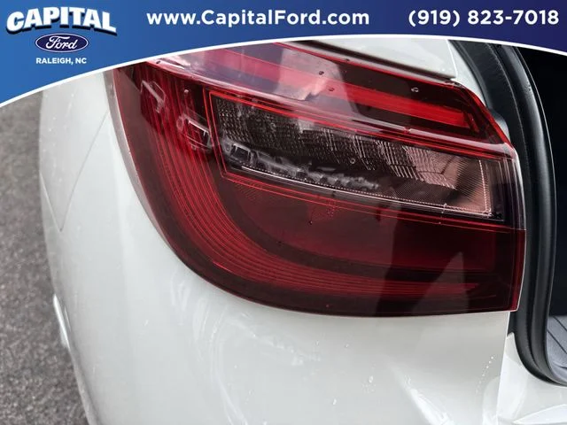 Used 2023 White INFINITI LUXE image 15