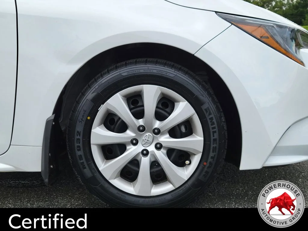 Used 2025 White Toyota LE image 11