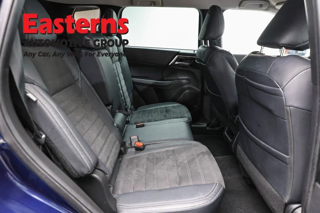 Used 2023 Blue Mitsubishi SE image 21