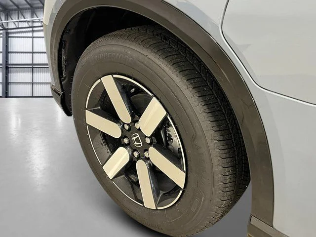 New 2026 Sonic Gray Pearl Honda Touring image 11