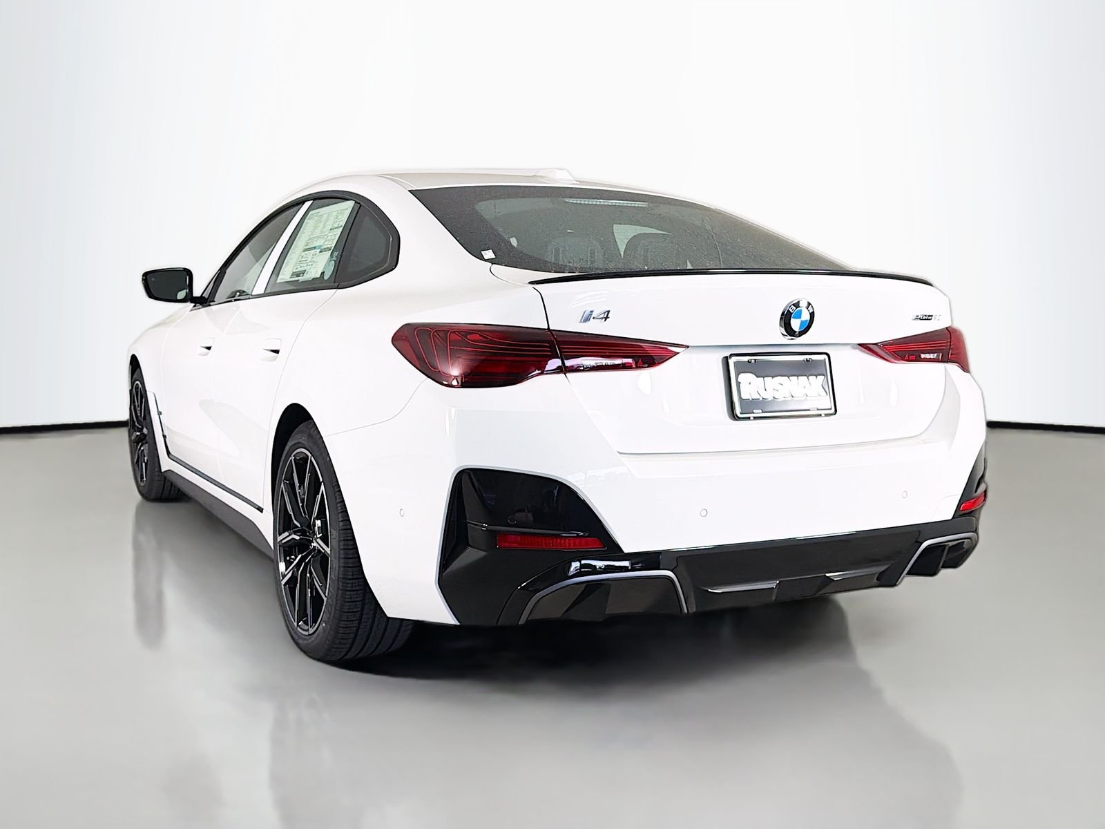 New 2026 Alpine White BMW eDrive40 image 5