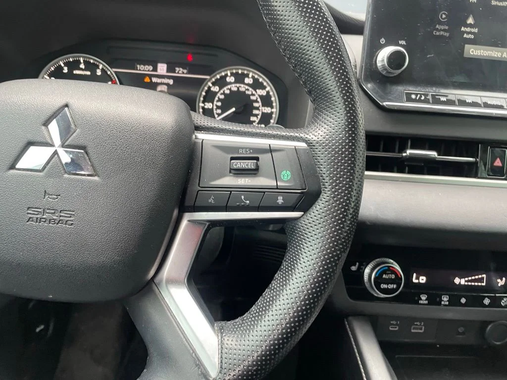 Used 2022 Gray Mitsubishi SE image 14