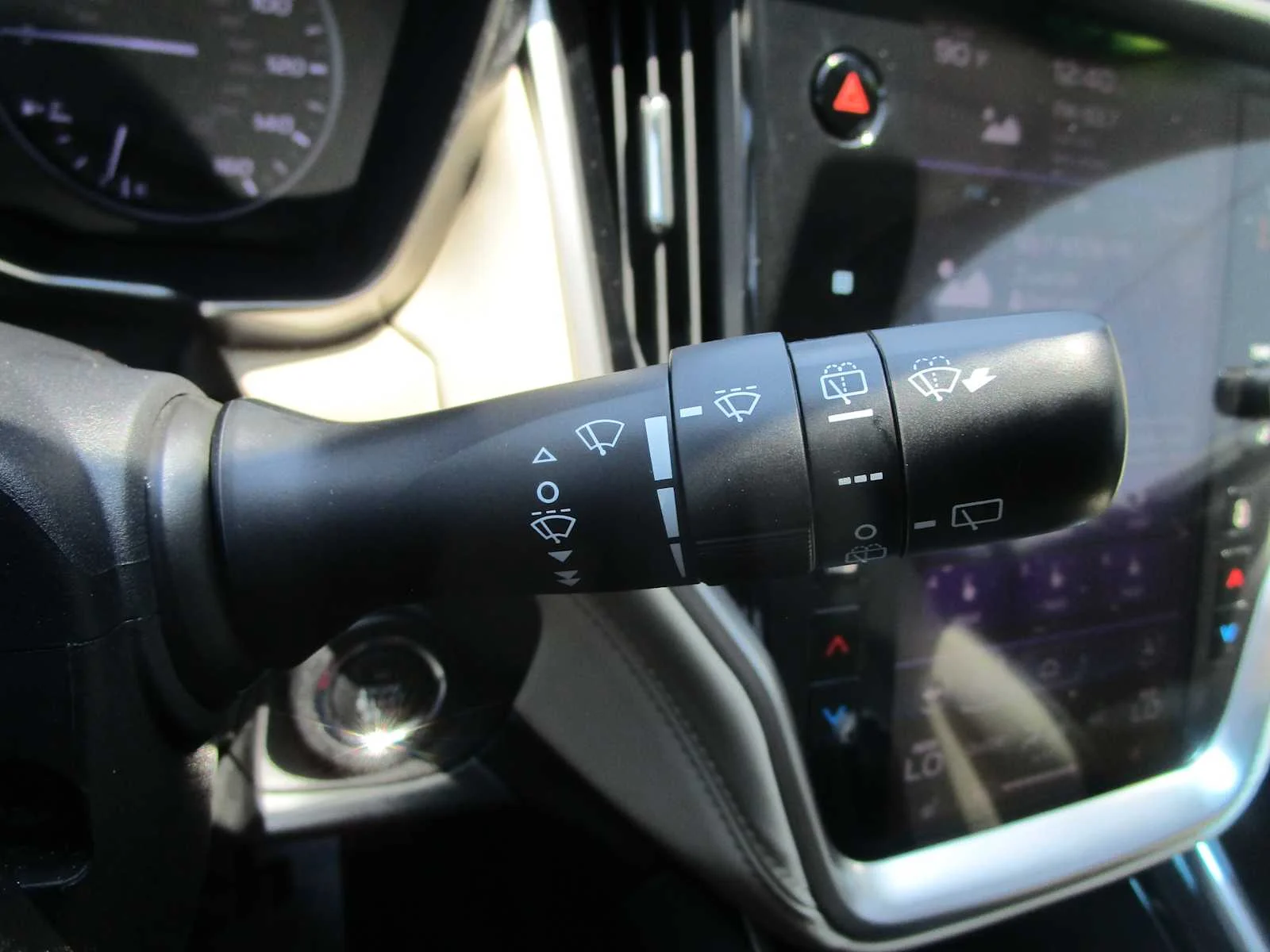 Used 2020 Crystal White Pearl Subaru Limited image 30