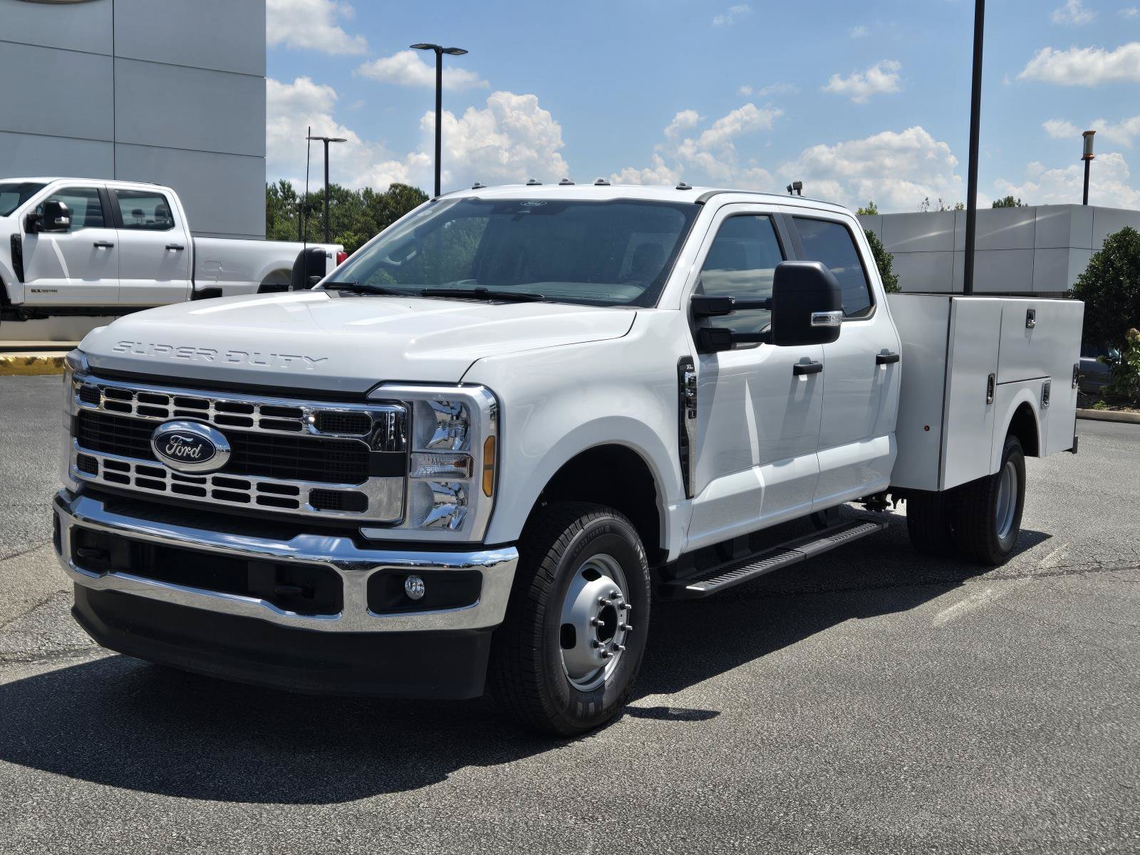 New 2026 Oxford White FORD F-350® XL image 2