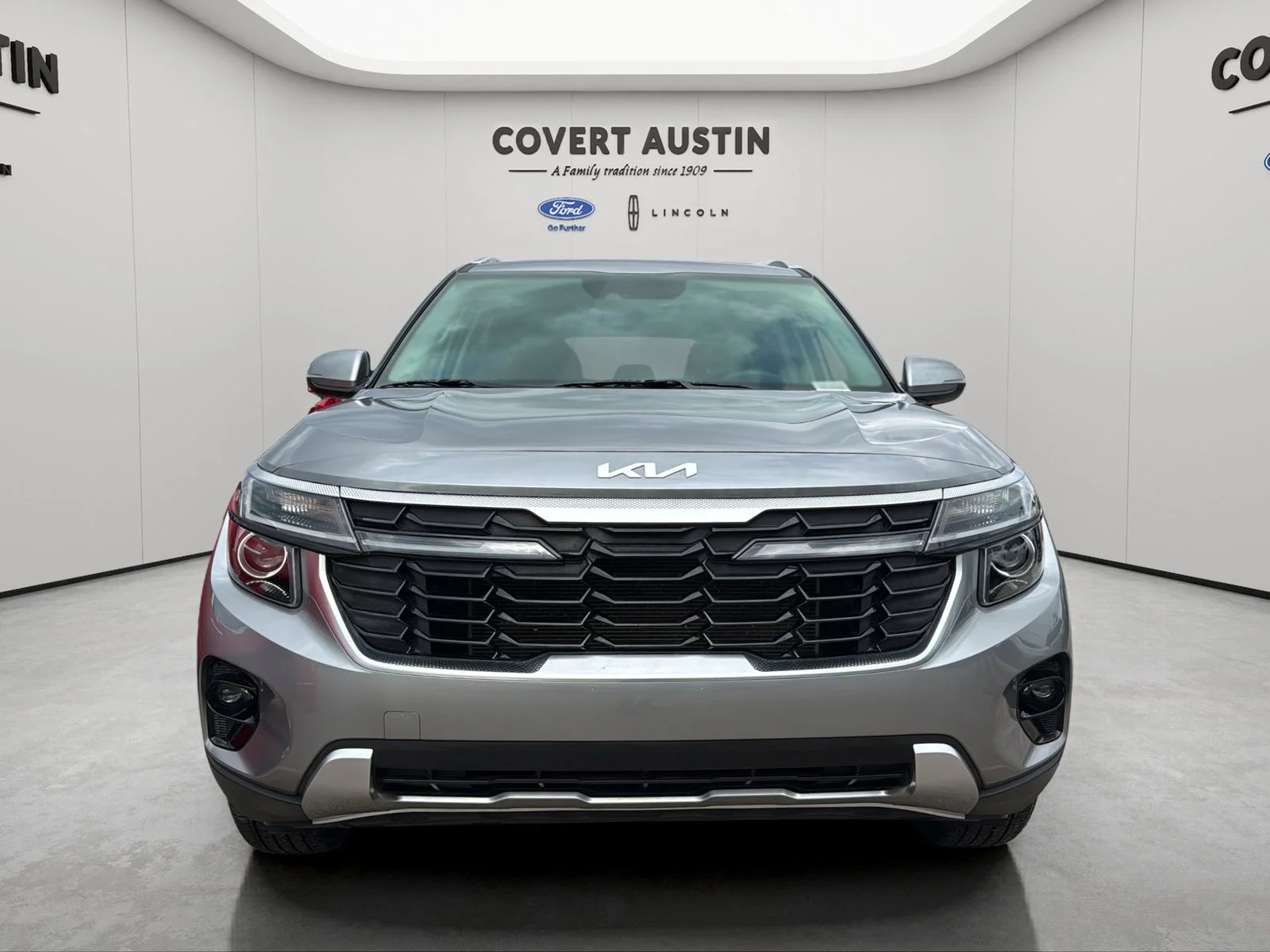 Used 2025 Gray Kia EX image 8