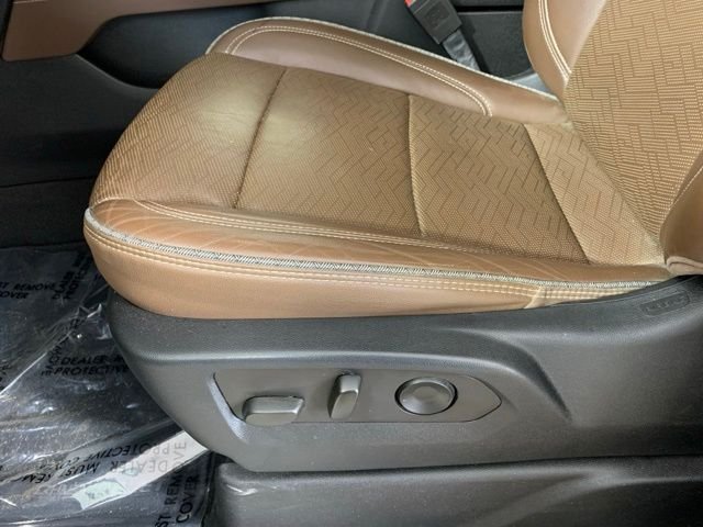 Used 2022 White Chevrolet High Country image 19