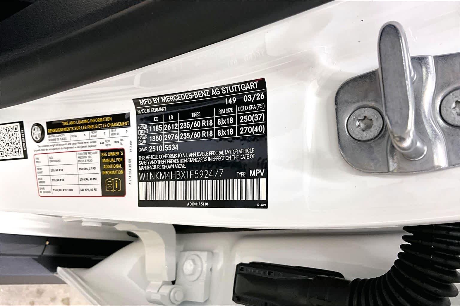 New 2026 Polar White Mercedes-Benz GLC 300 image 21