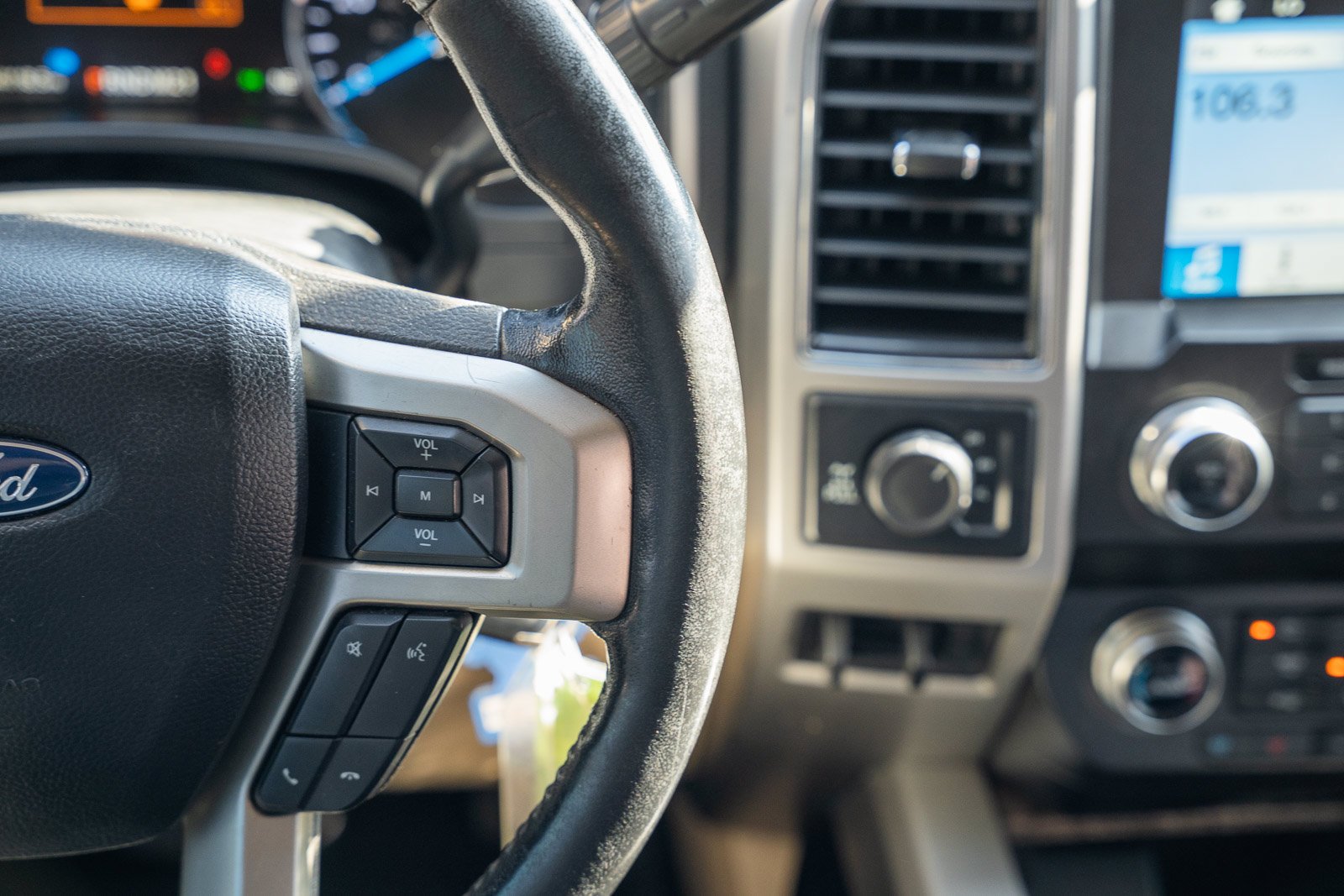 Certified Used 2019 White Ford Lariat image 39