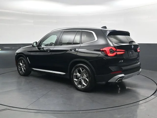 Used 2022 Black BMW xDrive30i image 6