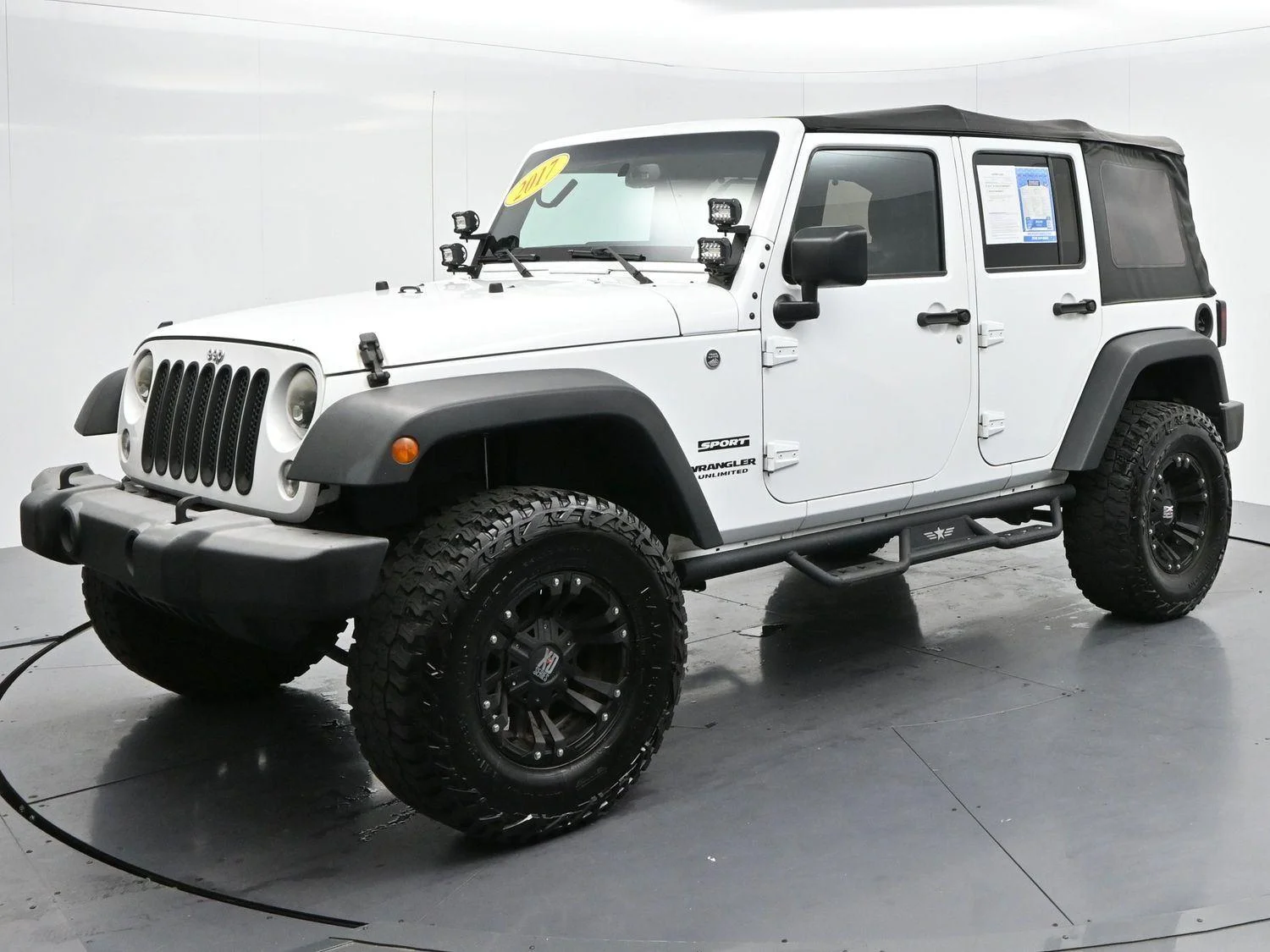 Used 2017 Bright White Clearcoat Jeep Sport image 3