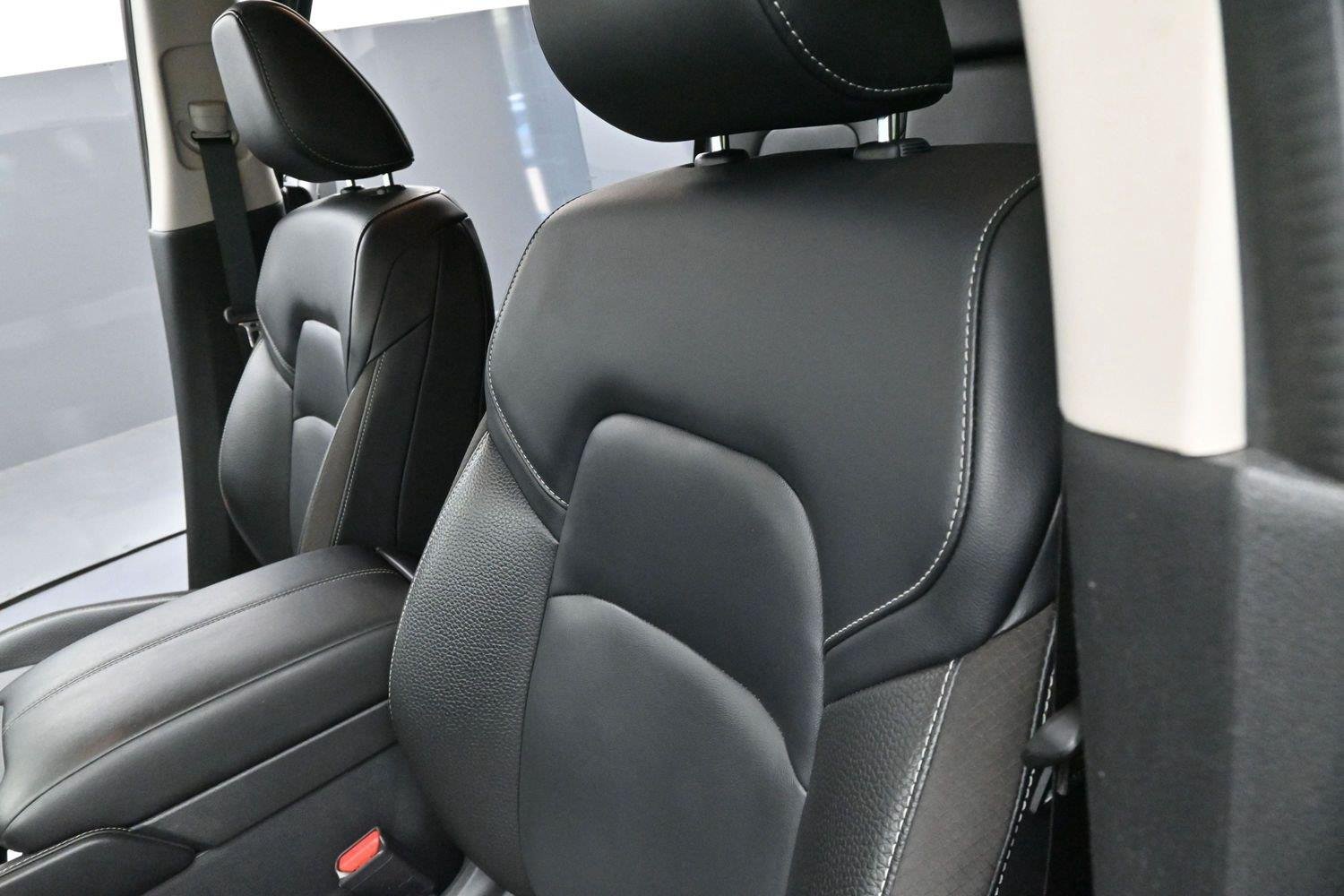 Used 2022 Green Nissan SL image 16