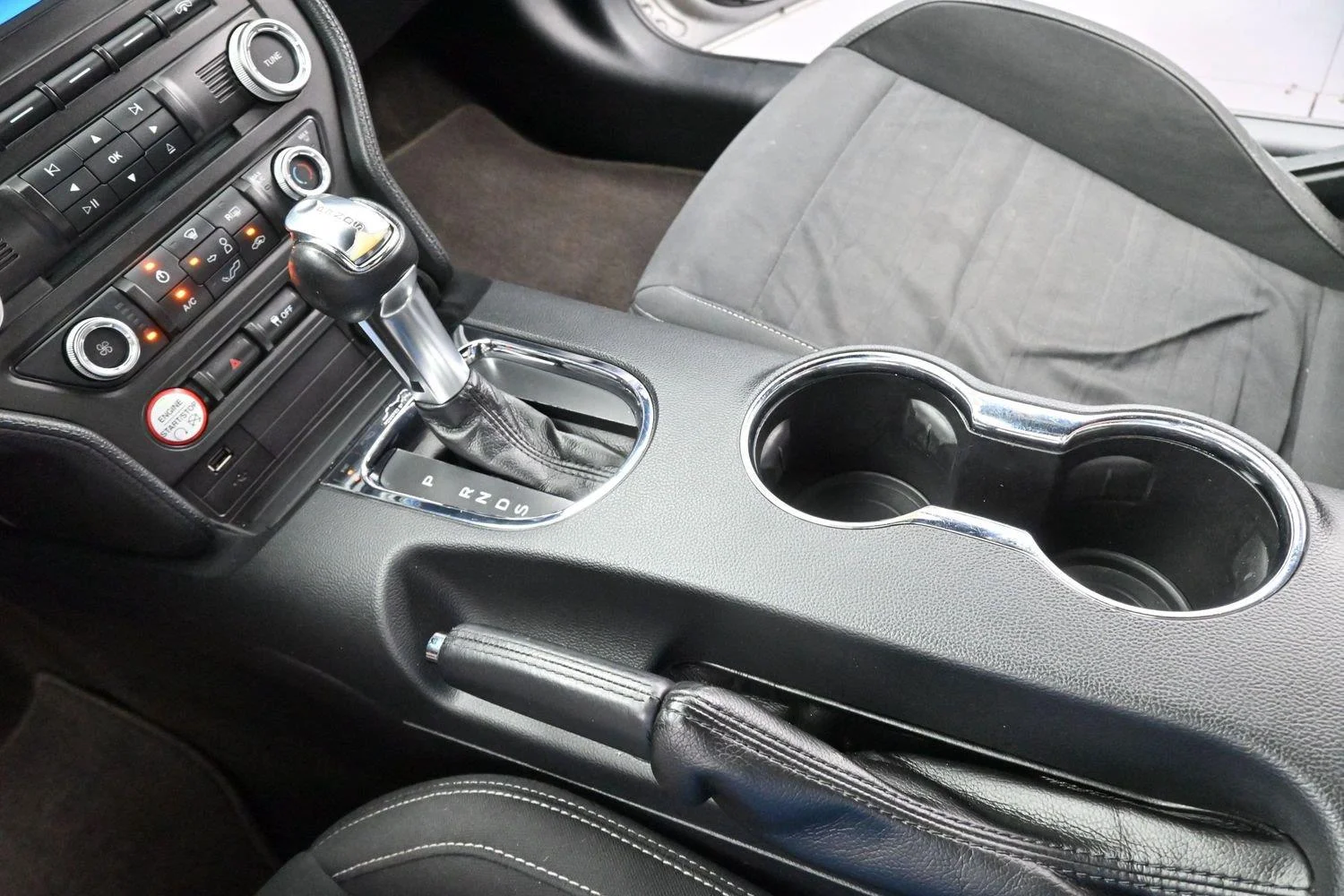 Used 2015 Ingot Silver Ford GT image 25