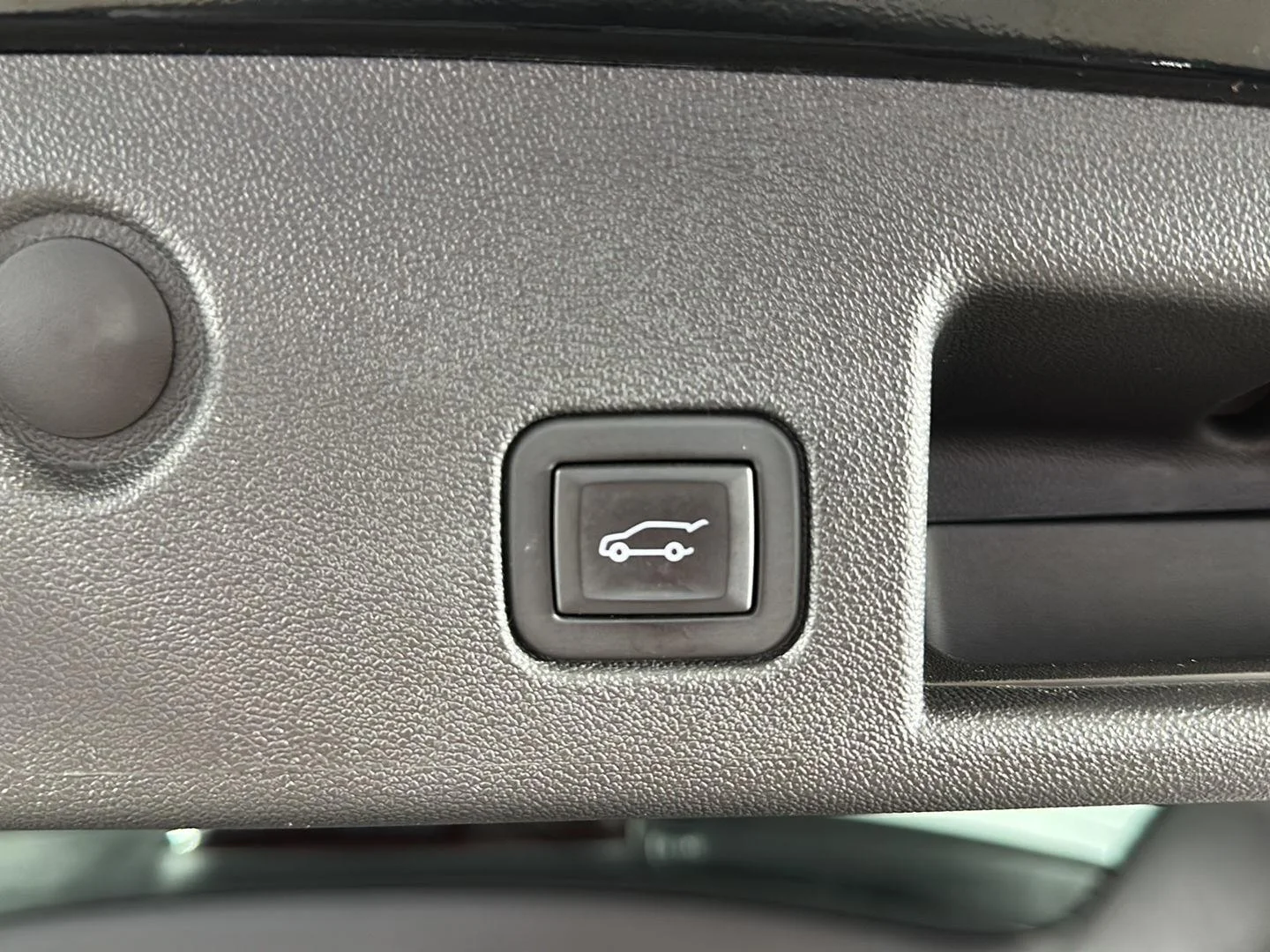 Used 2024 Mosaic Black Metallic Chevrolet LT image 29