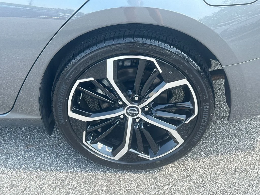 Used 2025 Gray Nissan 2.5 SR image 19